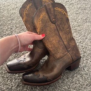 Tony Lama Brown Embroidered Heeled cowboy Boots, great shape size 9 women’s